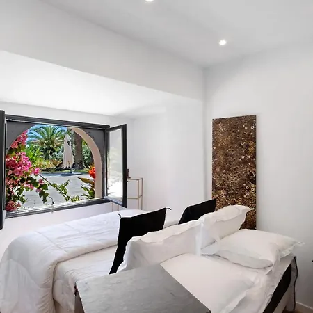 Le Manoir Villa *