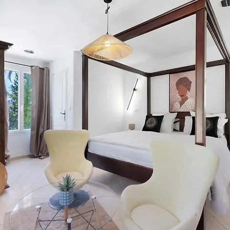 Le Manoir *